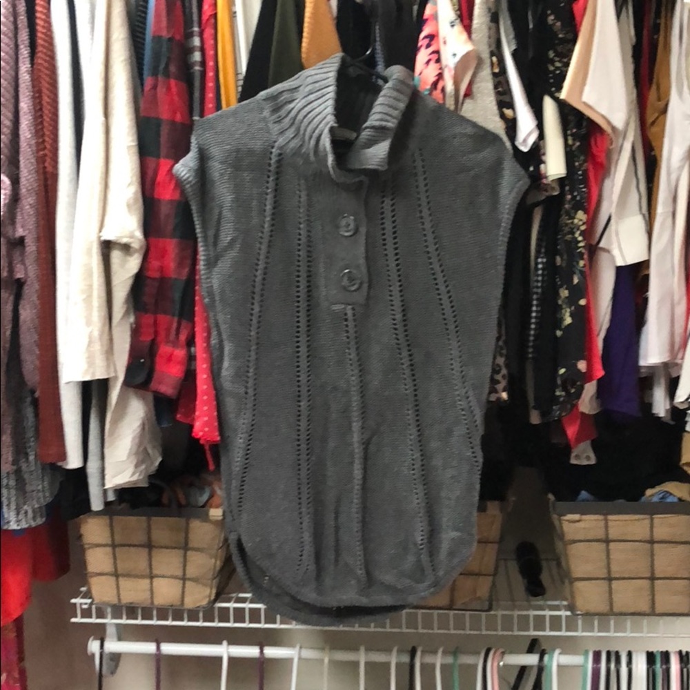 BCBG short sleeve sweater